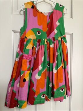 Briton Court Sleeveless Parrot-Print Cotton Dress in Pink, Green & Orange